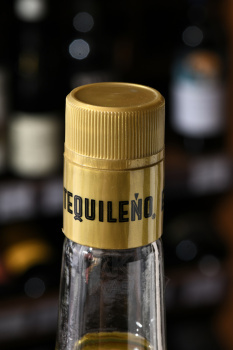 El Tequileno Reposado - текила Эль Текиленьо Репосадо 1 л