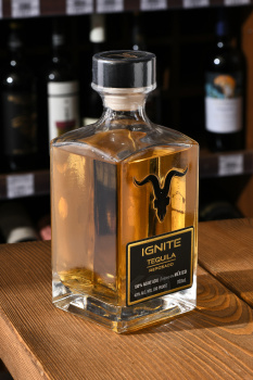 Ignite Tequila Reposado - текила Игнайт Репосадо 0.7 л