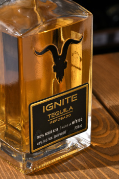 Ignite Tequila Reposado - текила Игнайт Репосадо 0.7 л