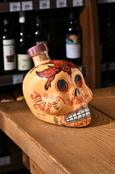 Tequila Kah Reposado (skull) 100% blue agave - текила Ках Репосадо 0.7 л (череп) 100% голубой агавы