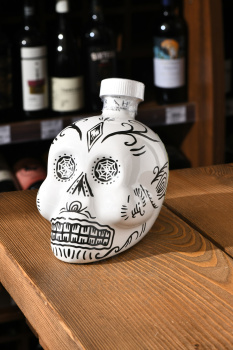 Tequila Kah Blanco (skull) 100% blue agave - текила Ках Бланко 0.7 л (череп) 100% голубой агавы