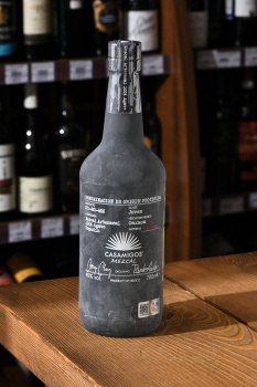 Casamigos Espadin Joven - мескаль Касамигос Эспадин Ховен 0.7 л