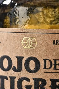 Mezcal Artesanal Ojo de Tigre Reposado - мескаль Артизаналь Охо де Тигре Репосадо 0.7 л