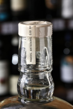 Mezcal Artesanal Ojo de Tigre Joven - мескаль Артизаналь Охо де Тигре Ховен 0.7 л