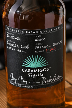 Casamigos Anejo - текила Касамигос Аньехо 1 л