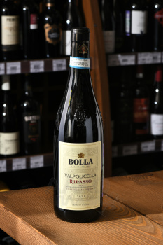 Bolla Valpolicella Ripasso Classico Superiore - вино Болла Вальполичелла Рипассо Классико Супериоре 0.75 л красное сухое