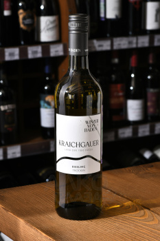 Winzer von Baden Kraichgauer Riesling - вино Винцер фон Баден Рислинг 0.75 л белое полусухое