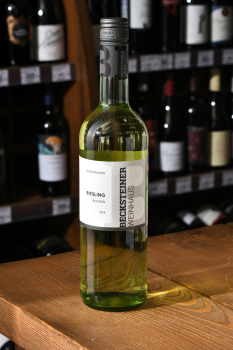 Becksteiner Riesling - вино Бекштайнер Рислинг 0.75 л белое полусухое