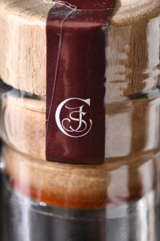 Clos Saint-Joseph Le Cassis Liqueur - ликер Кло Сен-Жозеф Лё Касис 0.5 л