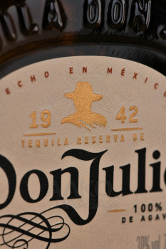 Don Julio Reposado - текила Дон Хулио Репосадо 0.7 л в п/у