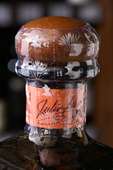 Don Julio Reposado - текила Дон Хулио Репосадо 0.7 л в п/у