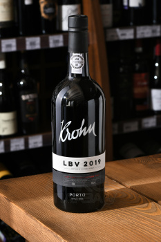 Krohn Late Bottled Vintage Porto - портвейн Крон Лейт Ботелд Винтаж Порто 0.75 л красный
