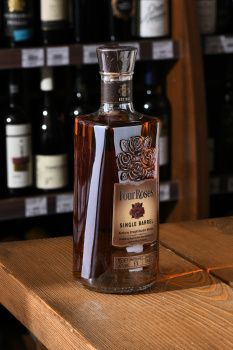 Four Roses Single Barrel - виски Фо Роузес Сингл Баррел 0.7 л