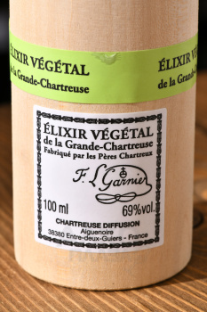 Chartreuse Elixir Vegetal - ликер Шартрез Эликсир Вежеталь 0.1 л в д/у