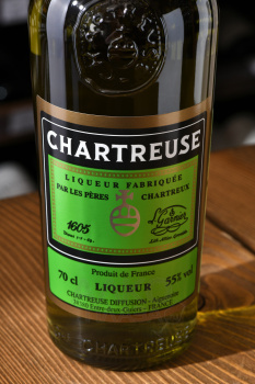 Chartreuse Verte - ликер Шартрез Верт 0.7 л