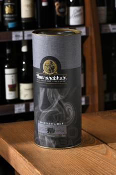 Bunnahabhain Toiteach A Dha in tube - виски Буннахавэн Тойчеч а Гха 0.7 л в тубе