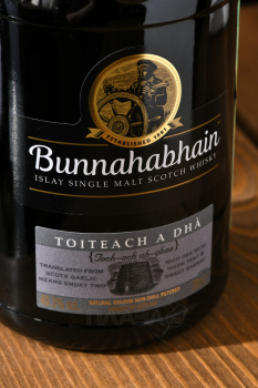 Bunnahabhain Toiteach A Dha in tube - виски Буннахавэн Тойчеч а Гха 0.7 л в тубе