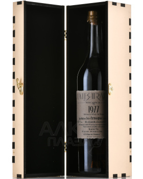 Laterrade Bas Armagnac Brut de Fut 1977 - арманьяк Латеррад Ба-Арманьяк Брют де Фут 1977 год 0.7 л