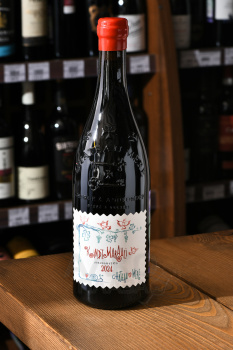 Chateau Mere Kindzmarauli - вино Шато Мере Киндзмараули 0.75 л красное полусладкое