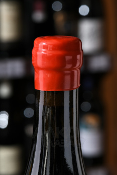 Chateau Mere Kindzmarauli - вино Шато Мере Киндзмараули 0.75 л красное полусладкое