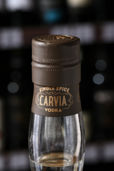 Carvia Lemon on Milk - водка Карвиа Лемон он Милк 0.7 л
