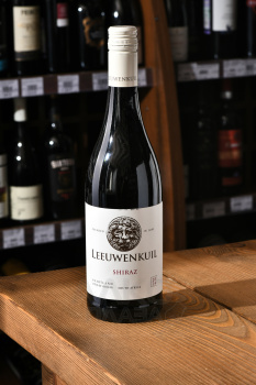 Leeuwenkuil Shiraz - вино Леувенкуль Шираз 0.75 л красное сухое