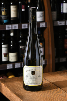 Domaine Basse Ville Muscadet Sevre et Maine Sur Lie AOC - вино Домен Басс Виль Мюскаде Севр е Мэн Сюр Ли 0.75 л белое сухое
