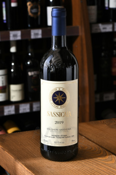 Bolgheri Sassicaia - вино Сассикайя Болгери 0.75 л красное сухое
