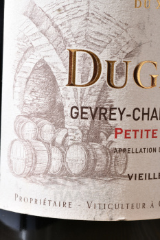 Gevrey-Chambertin 1-er Cru Petite Chapelle Vieilles Vignes - вино Жевре-Шамбертен Премье Крю Петит Шапель Вьей Винь 0.75 л красное сухое