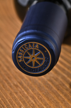 Bolgheri Sassicaia - вино Сассикайя Болгери 0.375 л красное сухое