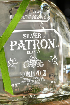 Patron Silver - текила Патрон Сильвер 0.7 л