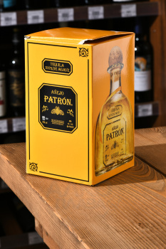 Patron Anejo - текила Патрон Аньехо 0.75 л