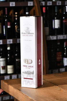 Jean Fillioux Tres Vieux Extra gift box - коньяк Жан ФийуТре Вье Экстра 0.7 л в п/у