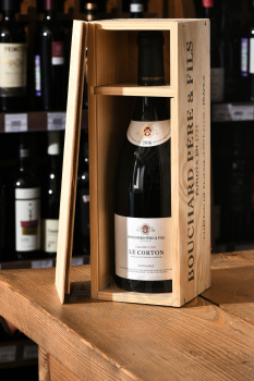 Corton Grand Cru - вино Кортон Гран Крю 0.75 л в п/у красное сухое