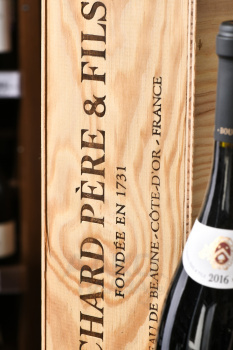 Corton Grand Cru - вино Кортон Гран Крю 0.75 л в п/у красное сухое