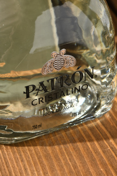 Patron Cristalino Anejo - текила Патрон Кристалино Аньехо 0.75 л в п/у