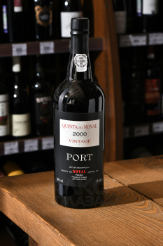 Quinta do Noval Vintage 2000 - портвейн Кинта ду Новал Винтаж 2000 год 0.75 л