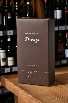 Darroze Bas-Armagnac Les Grands Assemblages 30 Ans d`Age - арманьяк Дарроз Баз-Арманьяк Ле Гран Ассамбляж 30 лет 0.7 л в п/у декантер