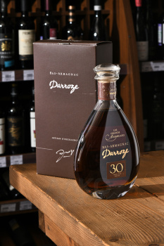 Darroze Bas-Armagnac Les Grands Assemblages 30 Ans d`Age - арманьяк Дарроз Баз-Арманьяк Ле Гран Ассамбляж 30 лет 0.7 л в п/у декантер