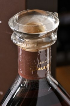 Darroze Bas-Armagnac Les Grands Assemblages 30 Ans d`Age - арманьяк Дарроз Баз-Арманьяк Ле Гран Ассамбляж 30 лет 0.7 л в п/у декантер