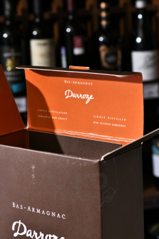 Darroze Bas-Armagnac Les Grands Assemblages 40 Ans d`Age decanter - арманьяк Дарроз Баз-Арманьяк Ле Гран Ассамбляж 40 лет 0.7 л в декантере