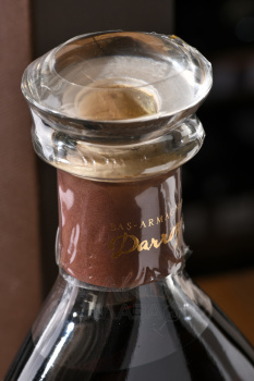 Darroze Bas-Armagnac Les Grands Assemblages 40 Ans d`Age decanter - арманьяк Дарроз Баз-Арманьяк Ле Гран Ассамбляж 40 лет 0.7 л в декантере