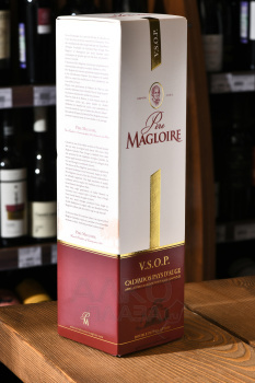 Pere Magloire VSOP - кальвадос Пьер Маглуар ВСОП 0.7 л