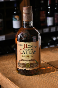 Ron Viejo de Caldas Anejo 3 Anos - ром Вьехо де Кальдас Аньехо 3 года 0.7 л