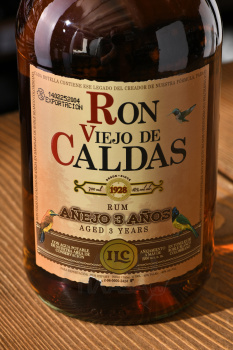Ron Viejo de Caldas Anejo 3 Anos - ром Вьехо де Кальдас Аньехо 3 года 0.7 л
