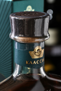 Коньяк Ной Классик 7 лет 0.5 л
