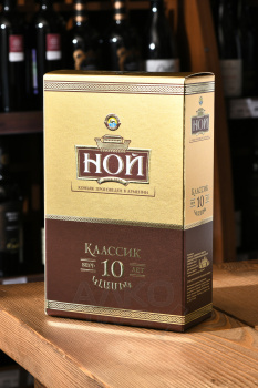 Коньяк Ной Классик 10 лет 0.7 л