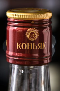 Армянский коньяк Ной Традиционный пятилетний 0.25 л