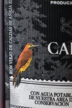 Viejo de Caldas Anejo 8 anos - ром Вьехо де Кальдас Аньехо 8 лет 0.7 л