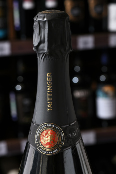 Taittinger Brut Reserve - шампанское Тэтенжэ Брют Резерв 0.75 л